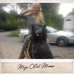 Meet your Posher, Carla